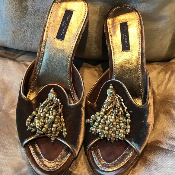 Louis Vuitton Shoes - ⚜️Authentic Louis Vuitton Velvet Wedge Mules⚜️